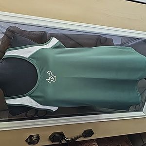 USF workout top Size XL